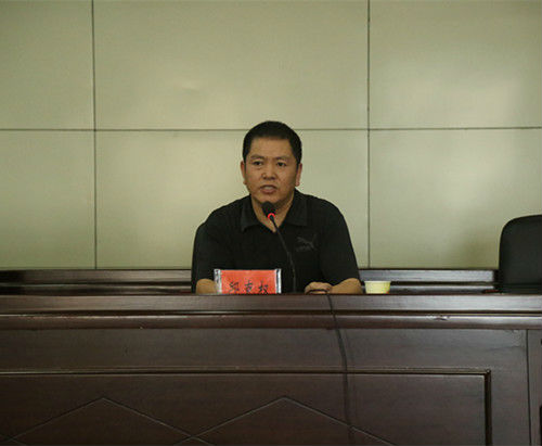 来凤法院举办“严明政治纪律严守政治规矩”专题培训-2.jpg
