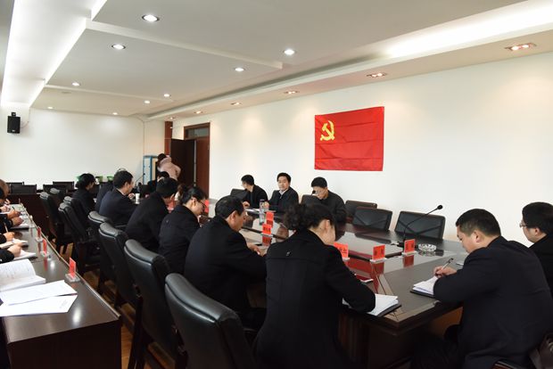 座谈会.jpg
